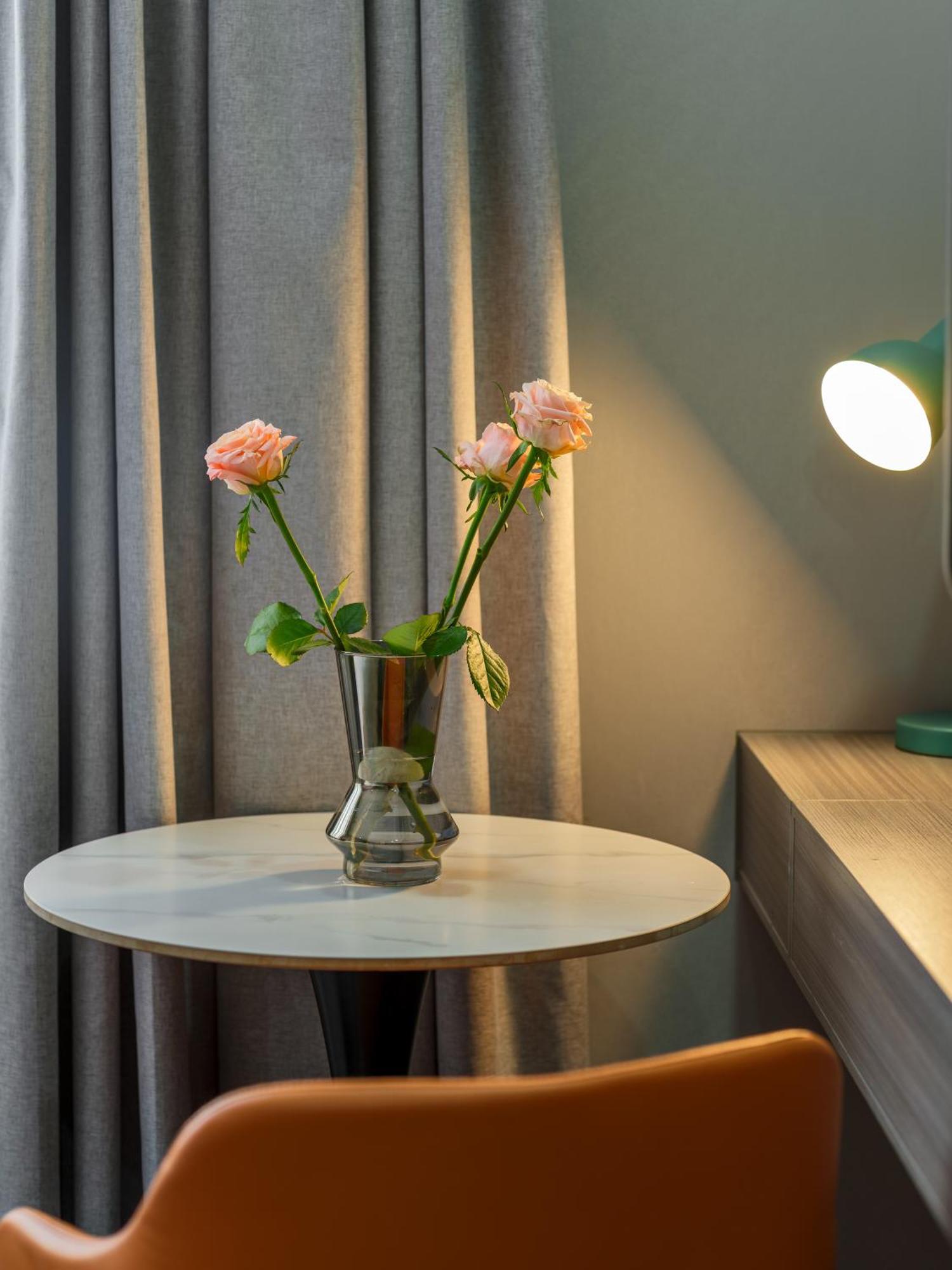 Orient Rose International Hotel Шанхай Екстериор снимка